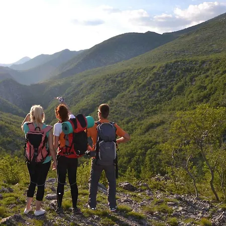 In Starigrad-paklenica 41713 * Starigrad Paklenica