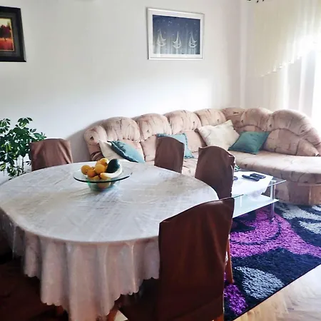 In Starigrad-paklenica 41713 Apartman *