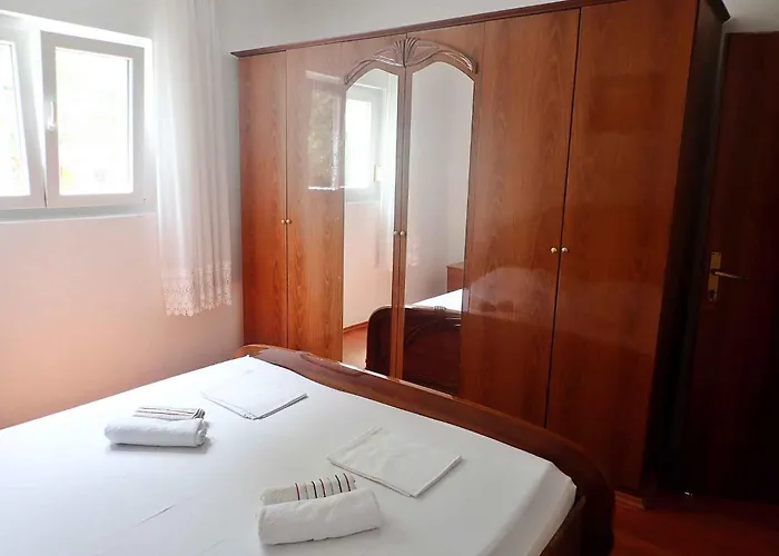 In Starigrad-paklenica 41713 Διαμέρισμα