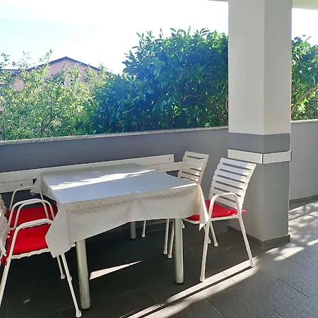 公寓 In Starigrad-paklenica 41713