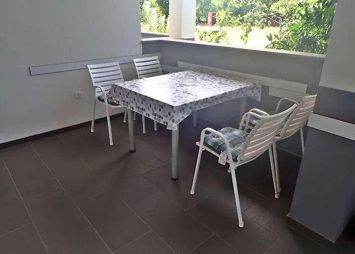 In Starigrad-paklenica 41713 ستاريغغاد باكلينتسا