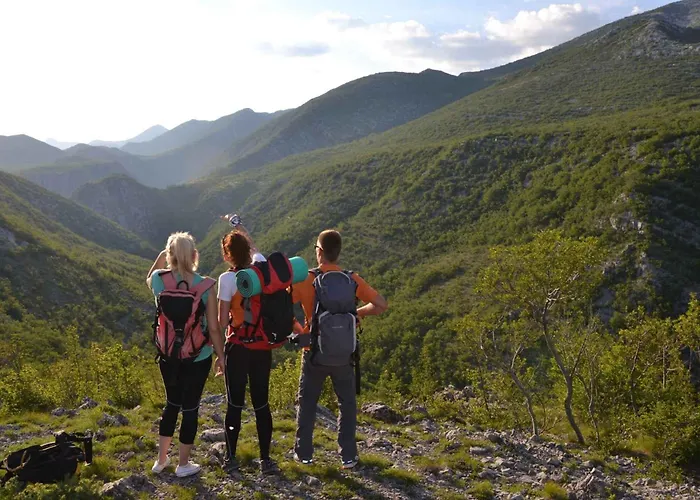 In Starigrad-paklenica 41713 * ستاريغغاد باكلينتسا