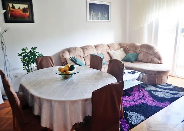In Starigrad-paklenica 41713 Apartman *
