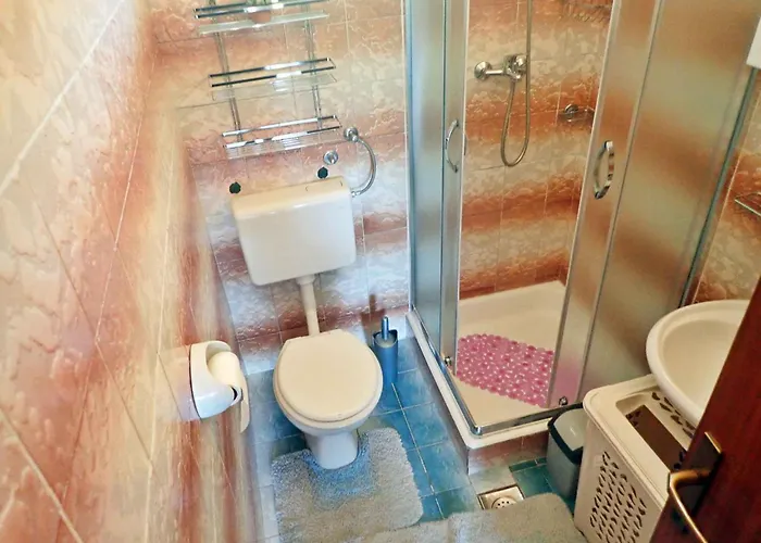 In Starigrad-paklenica 41713 ستاريغغاد باكلينتسا